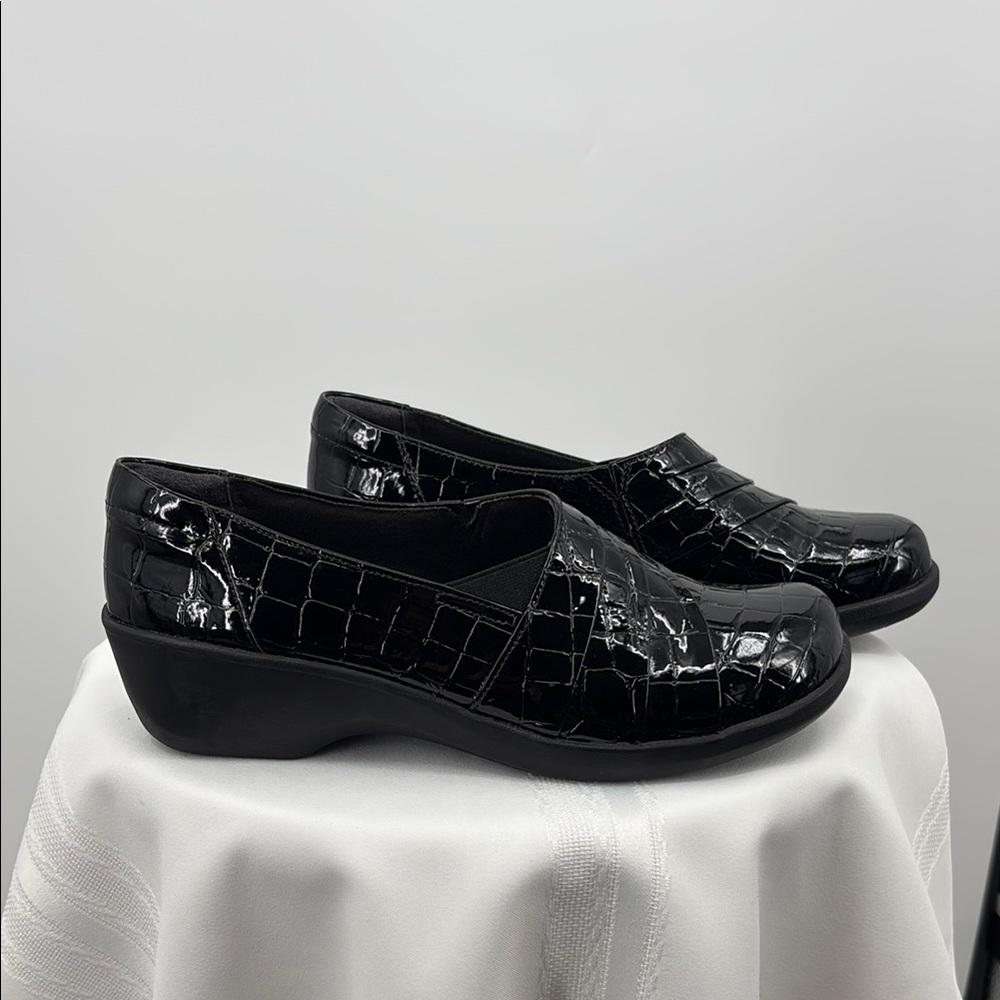 Black Patent Croc Slip-On Comfort Loafers - Women's